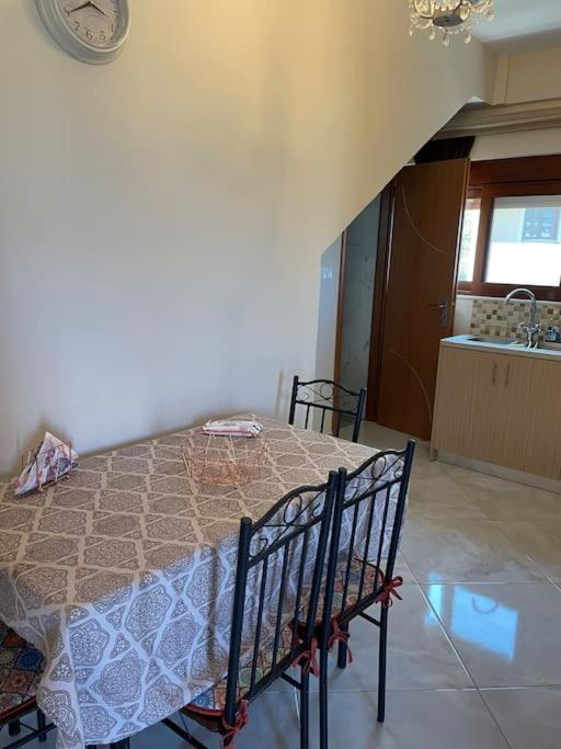 Appartamento Eirini House Leonídion Esterno foto