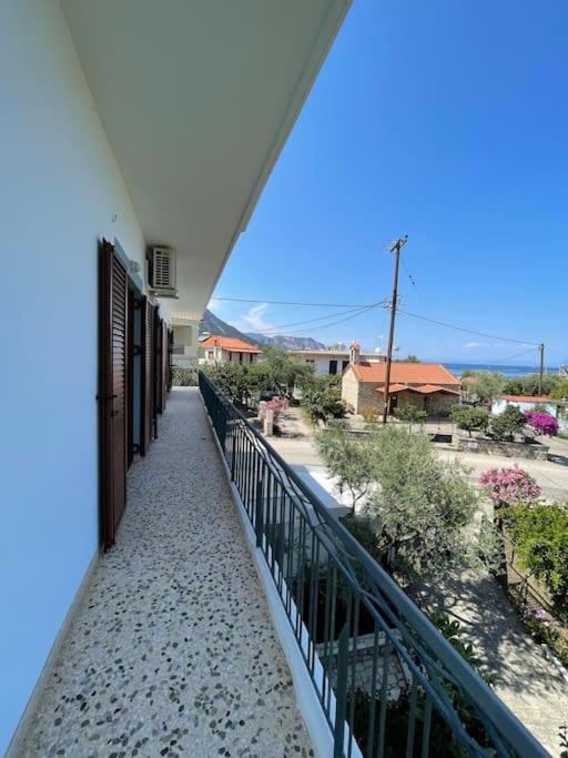 Appartamento Eirini House Leonídion Esterno foto